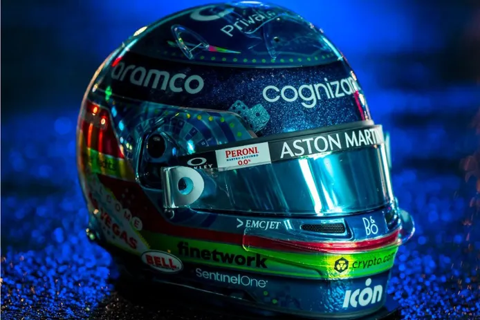 Fernando Alonso Se Une A Las Decoraciones Especiales Y Estrena Casco En