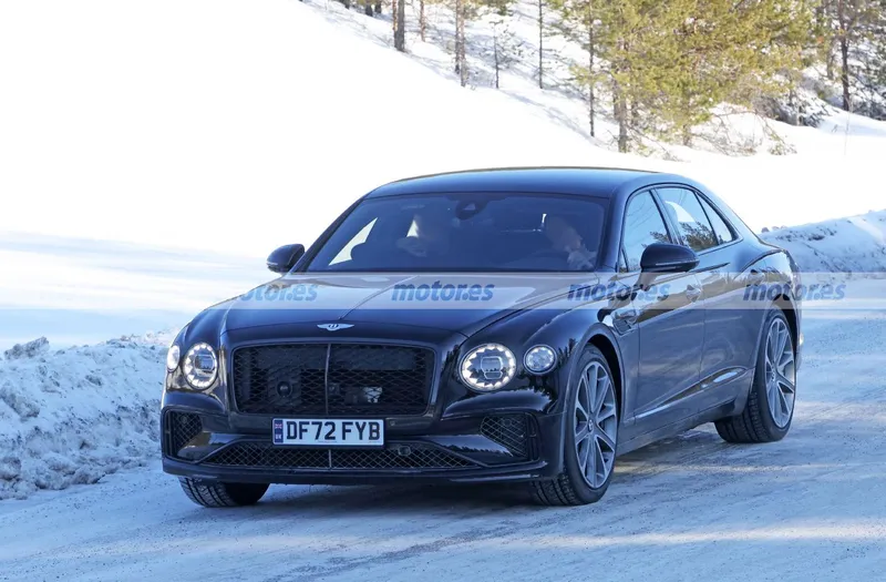 El Bentley Flying Spur V8 PHEV Es Cazado En Suecia El Motor Que