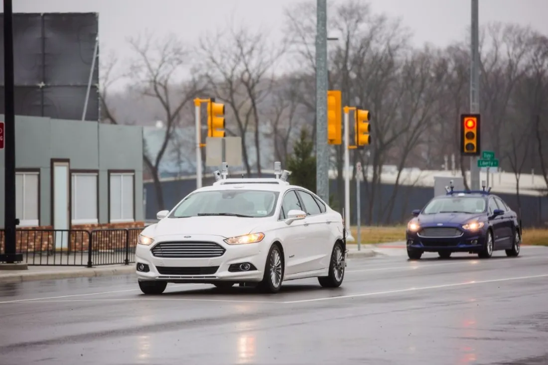 Ford invierte en vehículos autónomos triplicando recursos