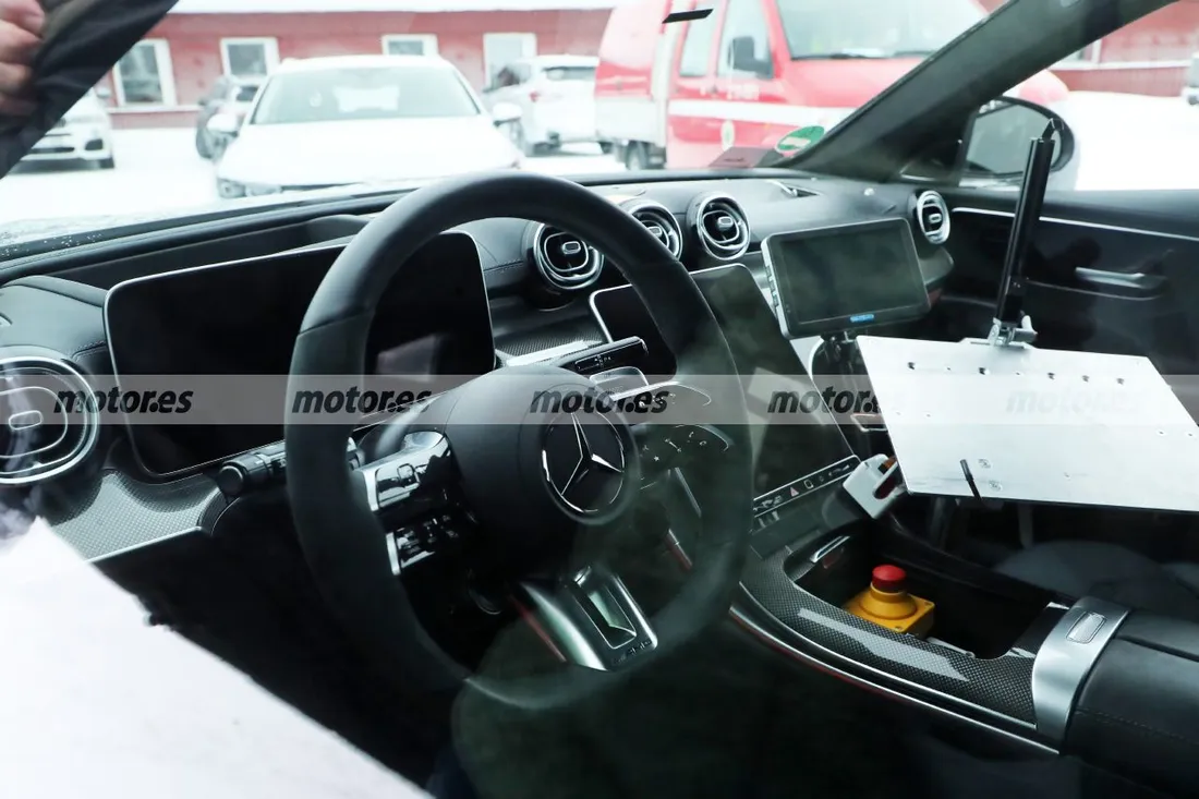 Foto espía Mercedes-AMG C 63 Estate 2023 - interior