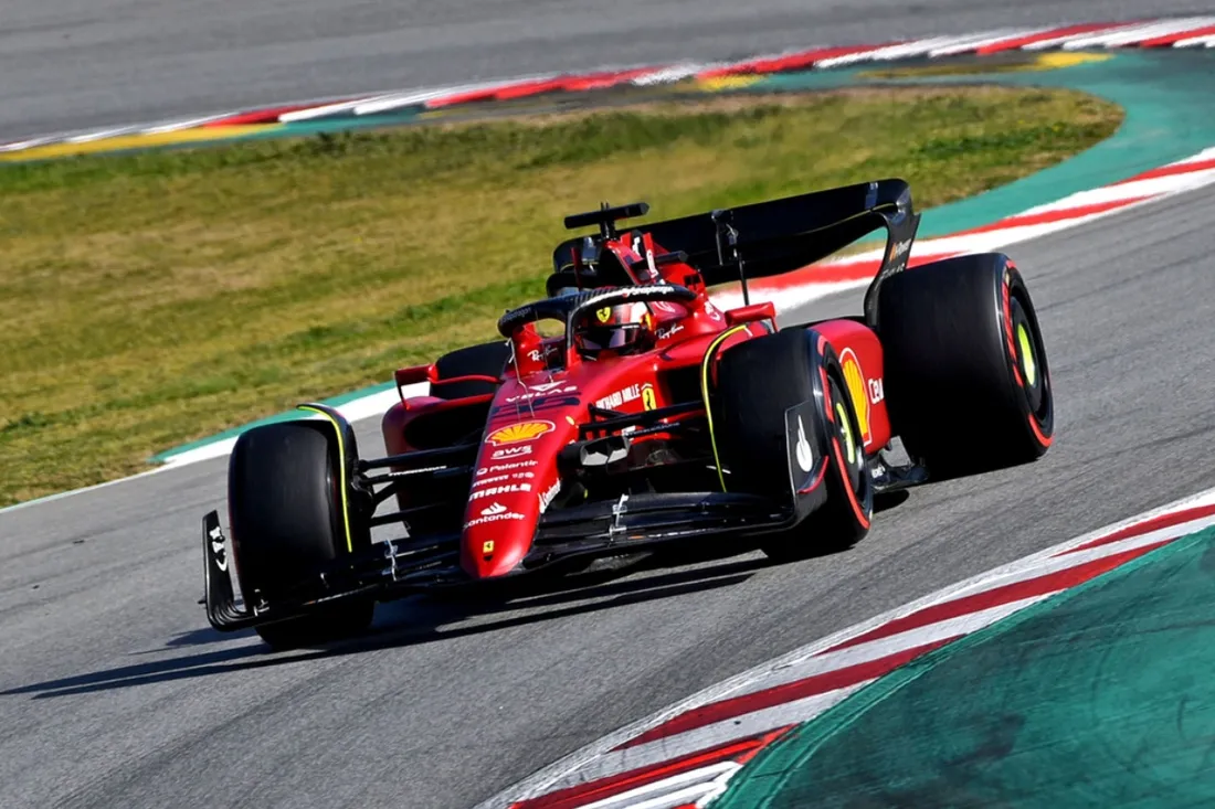 Día redondo para Ferrari, con Sainz muy satisfecho: «Deseando que llegue mañana»