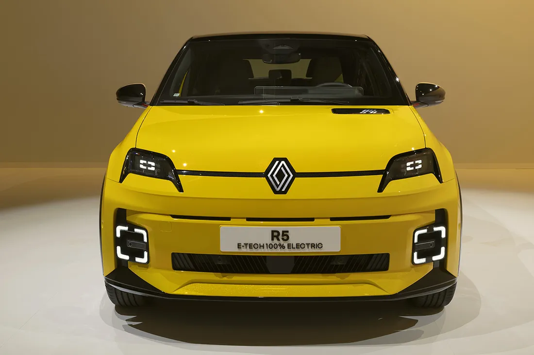 El esperado Renault 5 vuelve tras 40 años reconvertido en un eléctrico muy cautivador, con hasta 150 CV y 400 km de autonomía1