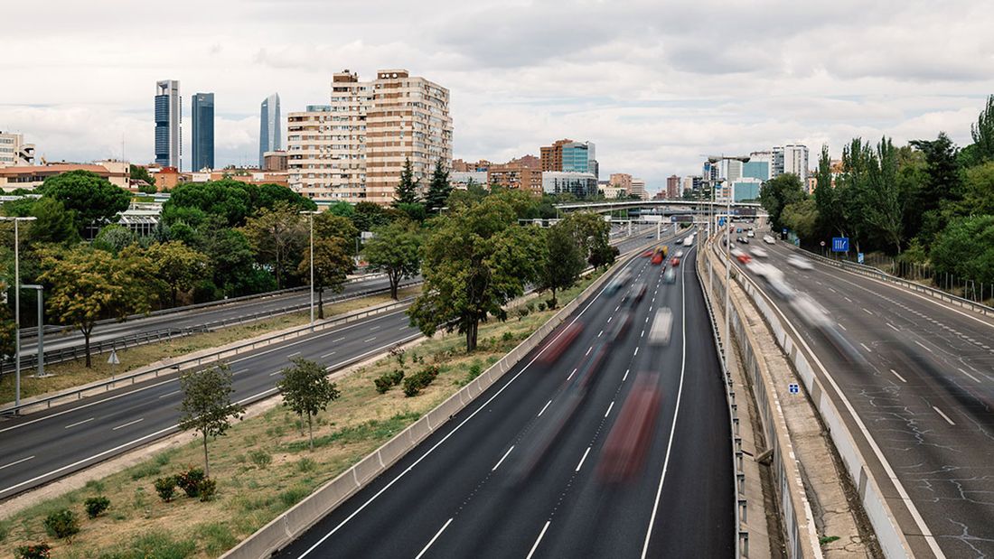 Madrid rebaja las restricciones a los coches sin etiqueta para el 2025