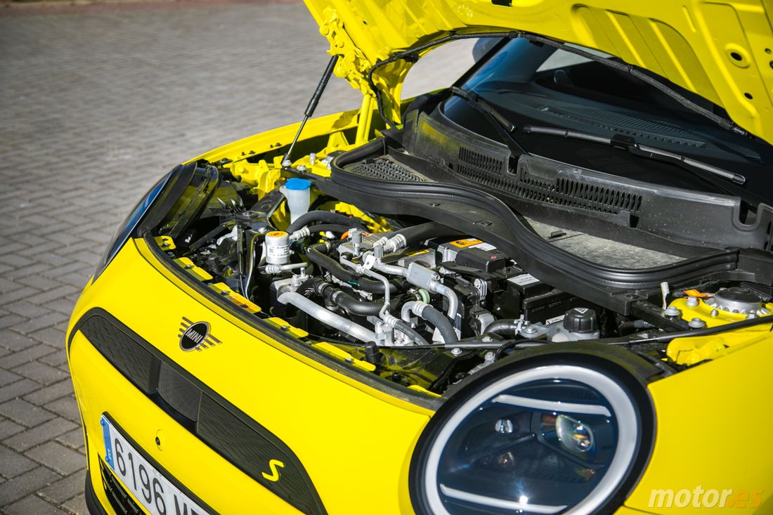 Prueba MINI Cooper SE 2025, imagen y estatus para un eléctrico muy cuco