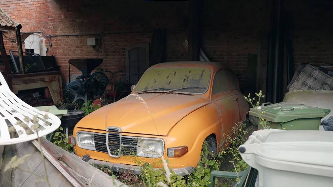Saab 96 V4 de 1973 abandonado