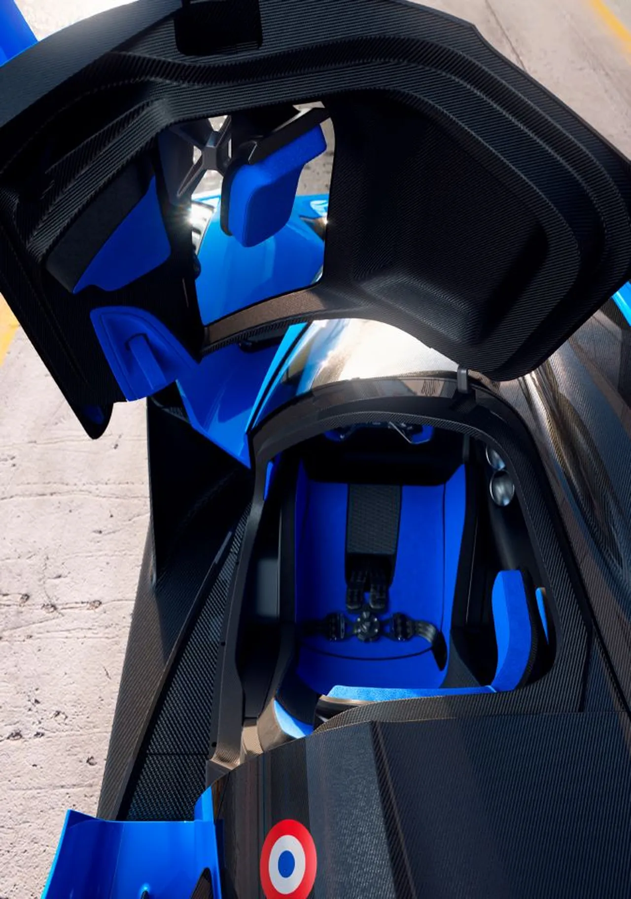 Bugatti lance la production en série de l'hypersportive