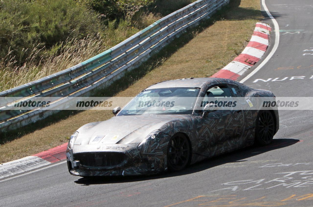 Foto espía Maserati GranTurismo Folgore 2023