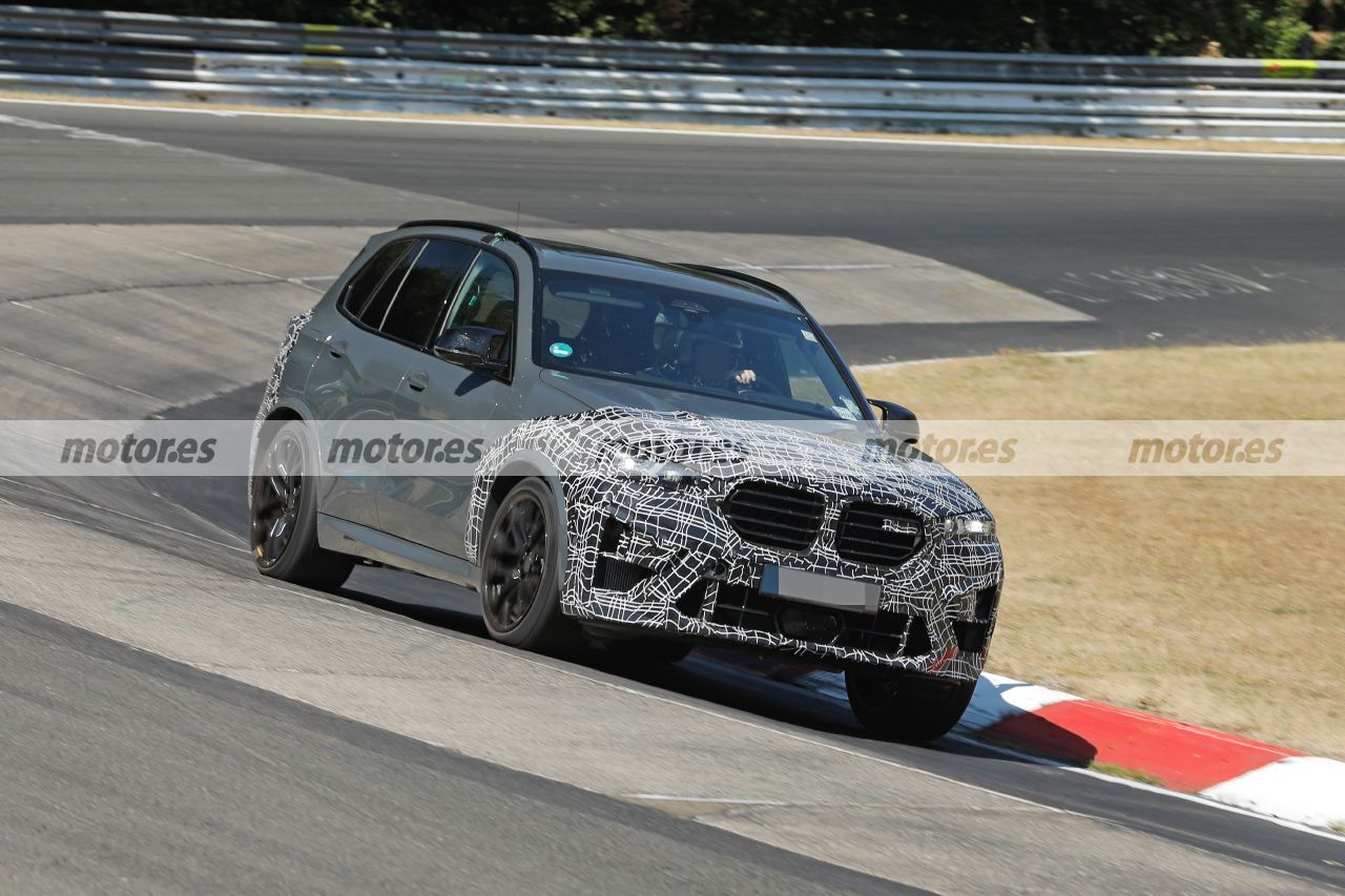 bmw-x5-m-facelift-2023-fotos-espia-nurburgring-202289059-1660302731_11.jpg