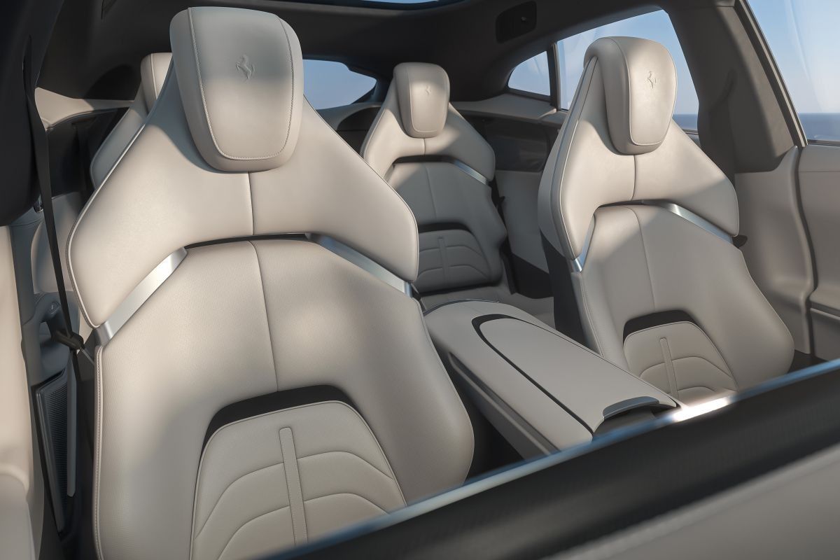 Ferrari Purosangue - interior