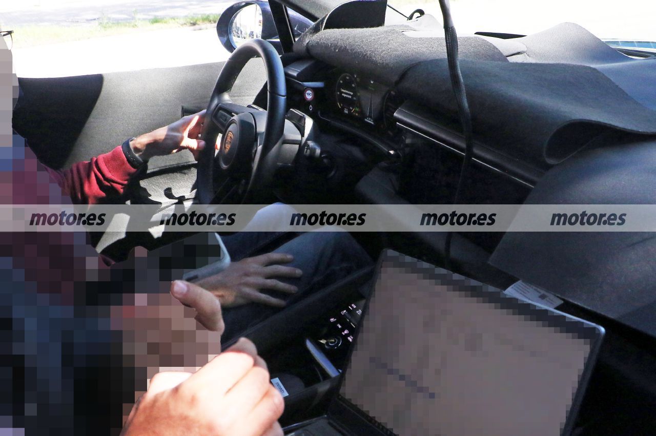 porsche-macan-ev-interior-fotos-espia-2024-202291726-1670573676_2.jpg