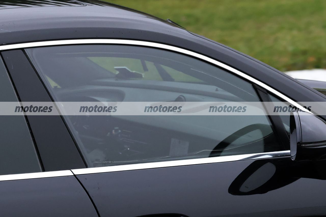 porsche-macan-ev-interior-fotos-espia-2024-202291726-1670573678_4.jpg