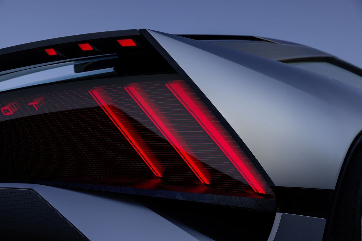 peugeot-inception-concept-202292052-1672964247_8.jpg