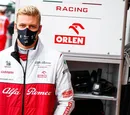 La lluvia y la niebla dejan sin disputar los primeros libres del GP de Eifel y sin debut de Mick Schumacher