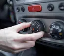 Cómo hacer que el aire acondicionado del coche enfríe más