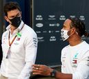 Hamilton no quiere volver a arruinar sus vacaciones y ya piensa en renovar con Mercedes