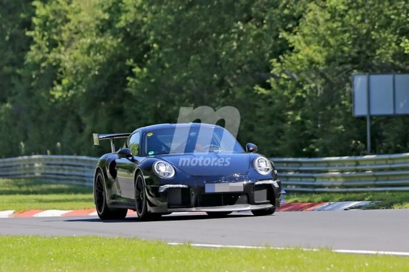 Porsche 911 GT2 RS - foto espía
