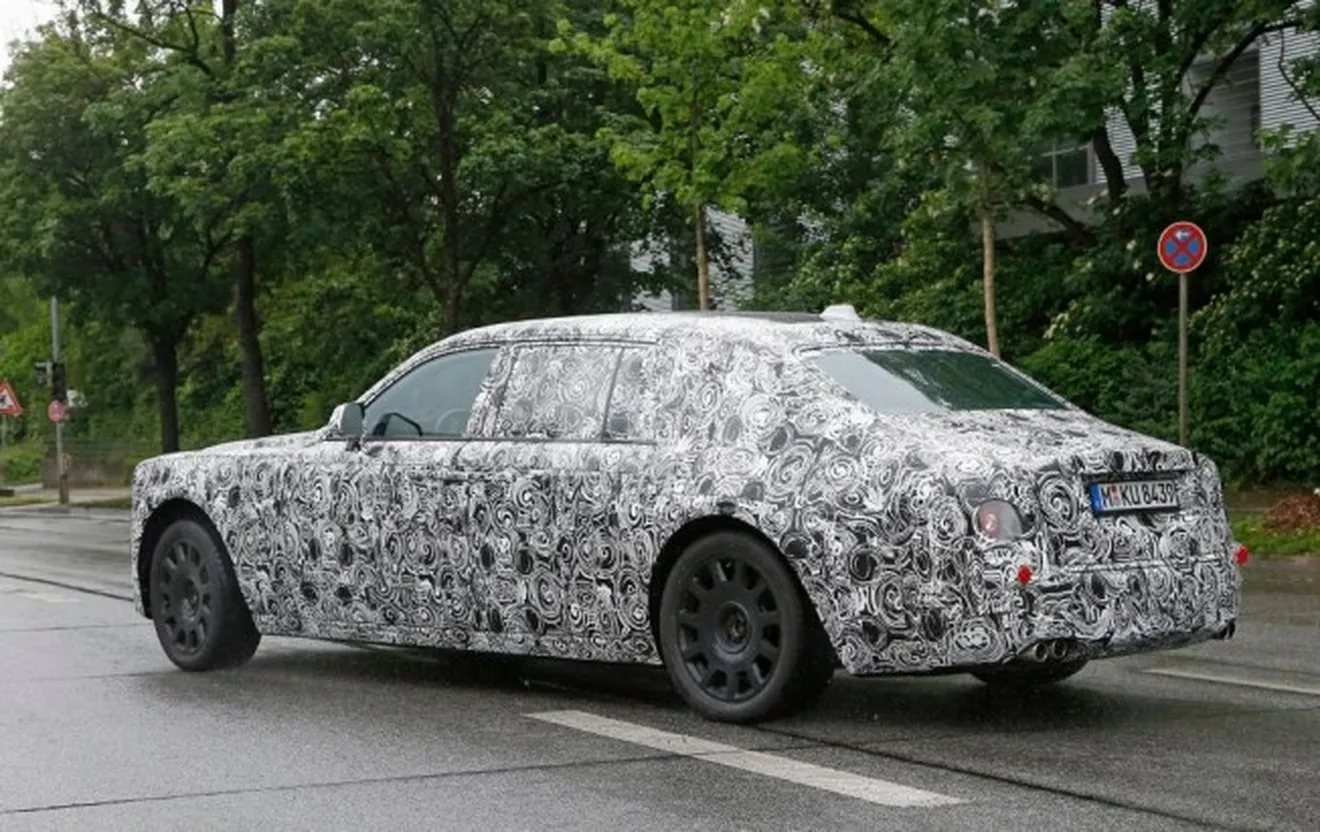 Rolls-Royce Phantom 2018 - foto espía