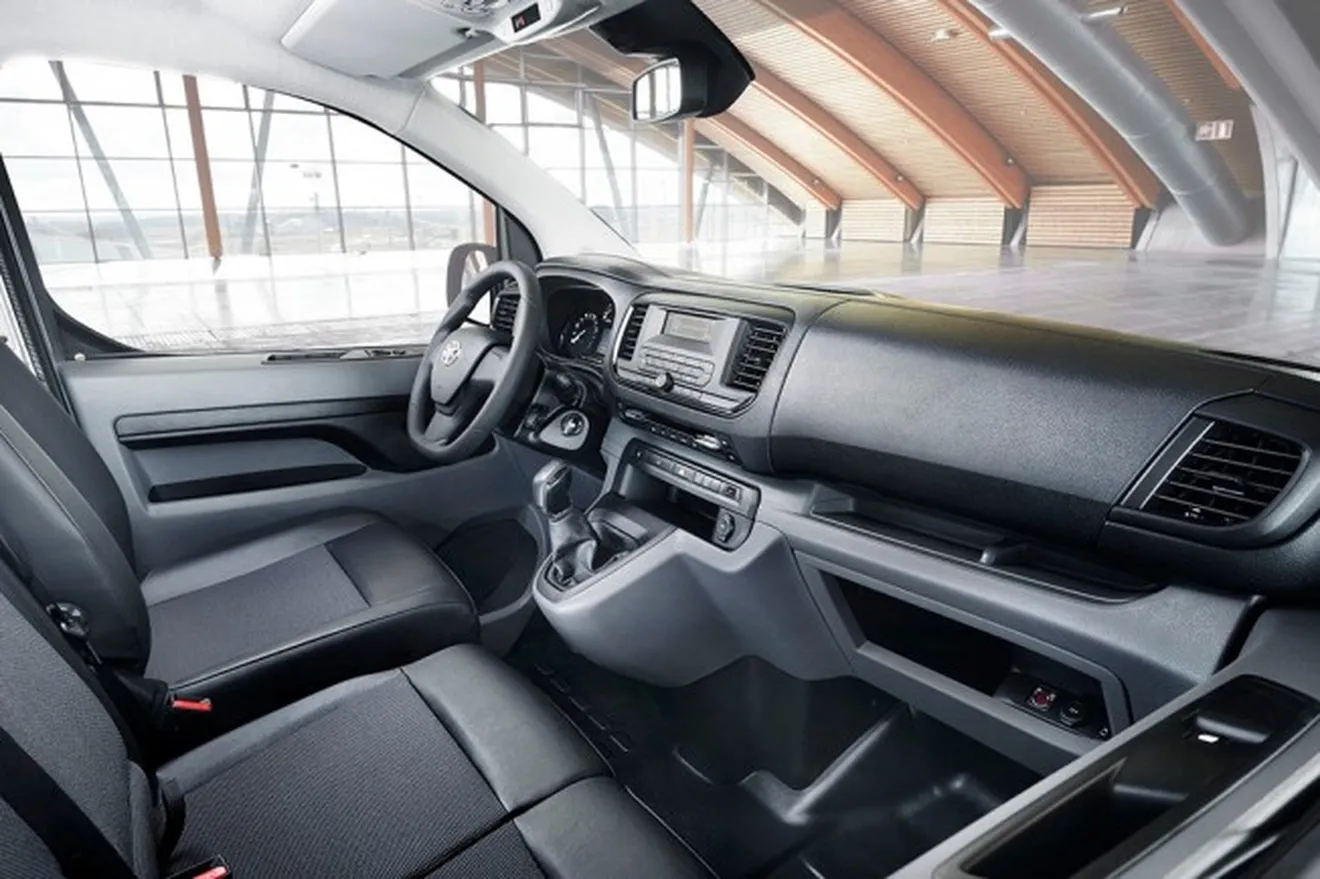 Toyota Proace 2016 - interior
