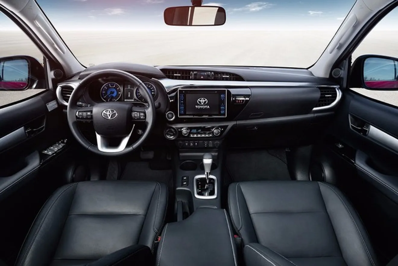 Toyota Hilux 2016 - interior