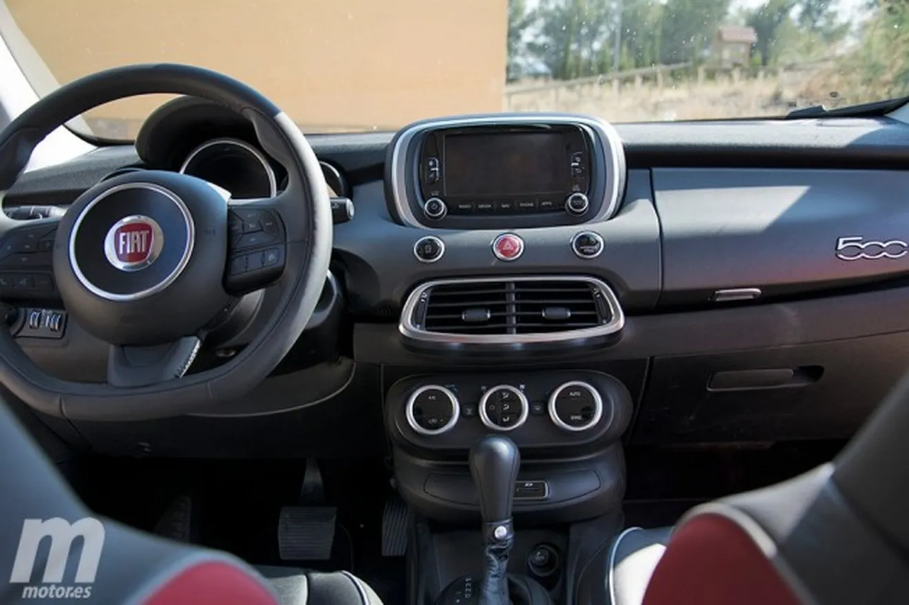 Fiat 500X Cross Plus 2.0 Multijet 140 CV 4x4 - interior