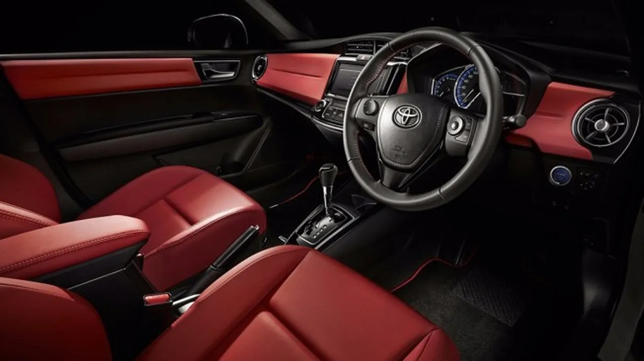 Toyota Corolla Axio 50 Limited - interior