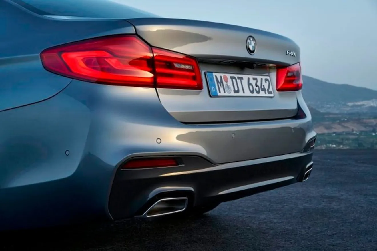 BMW Serie 5 2017 - posterior