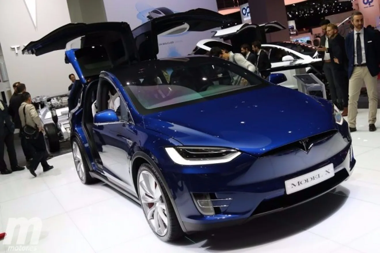 Tesla Model X en el Salón de París 2016