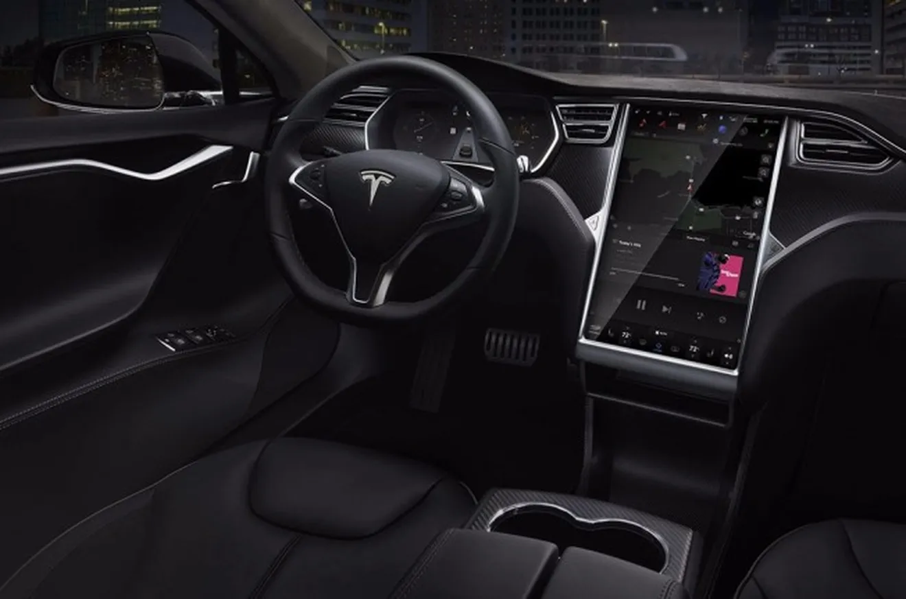 Tesla Model S - interior