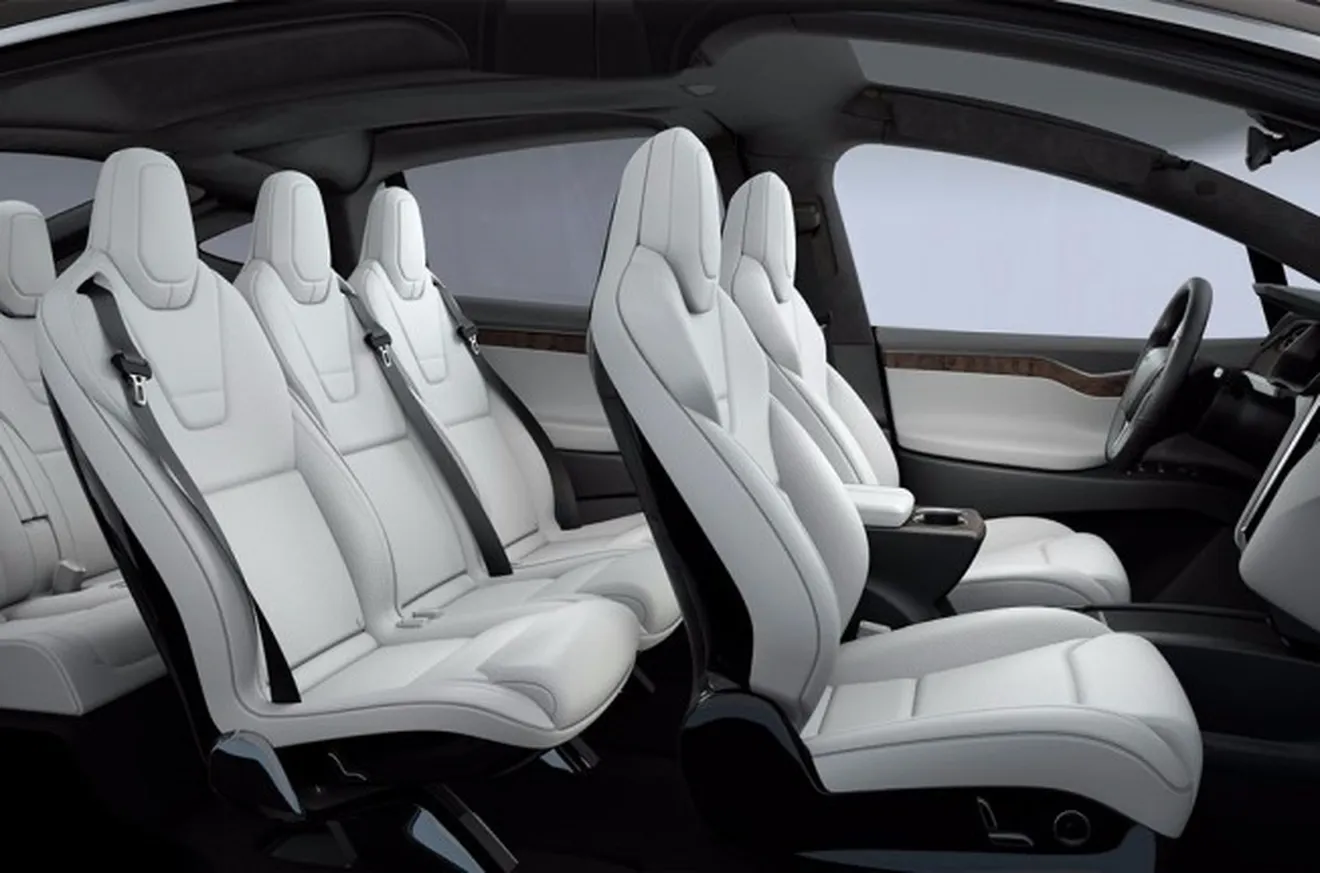 Tesla Model X - interior