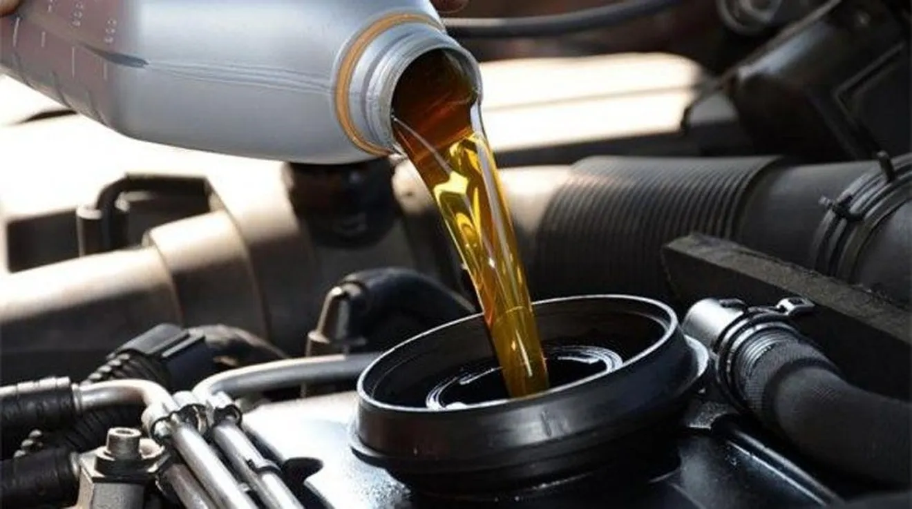 Tipos de aceite para el motor, ¿qué es API y SAE?
