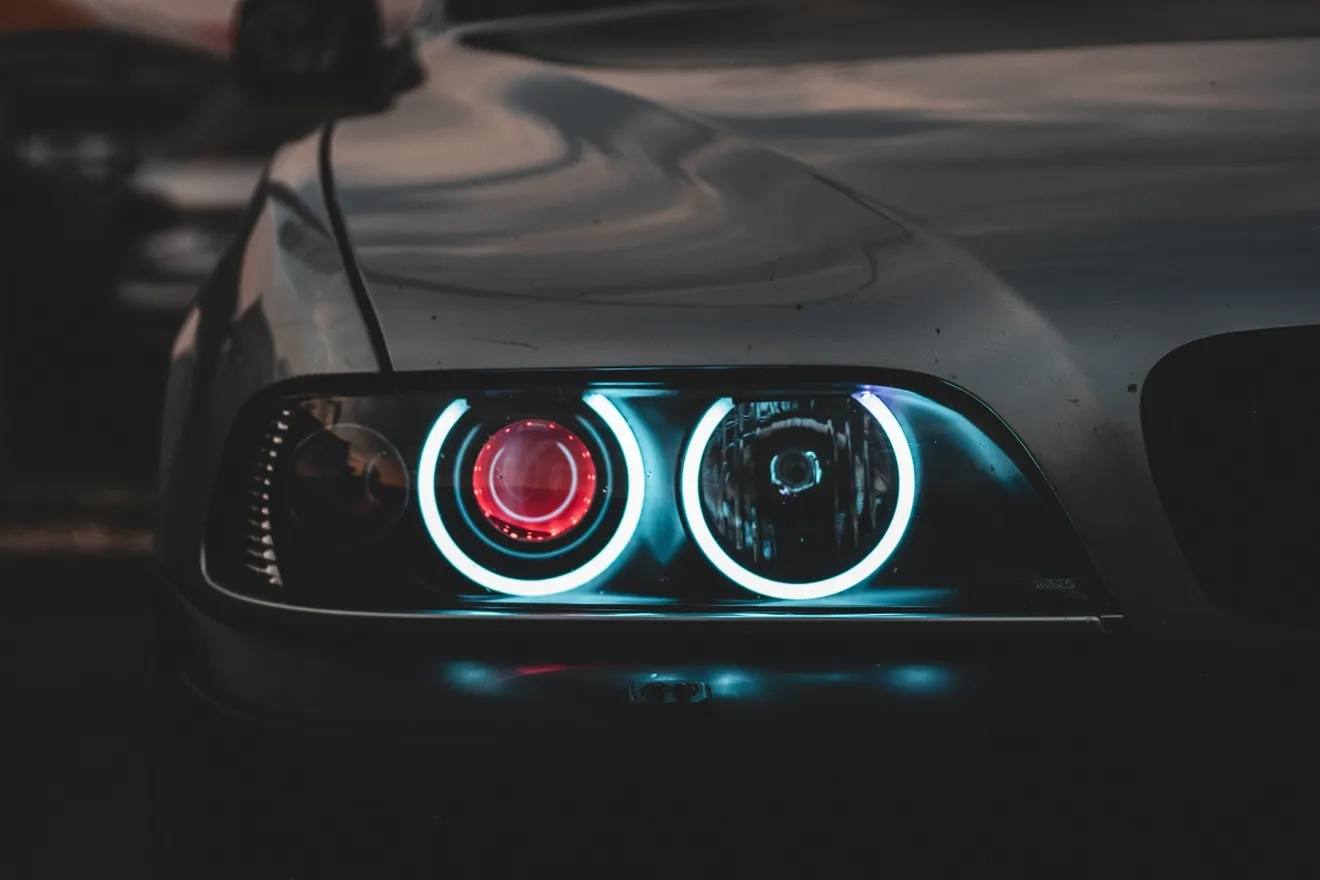 Qué es el Xenón, qué uso tiene en los coches y por qué el LED le gana la partida
