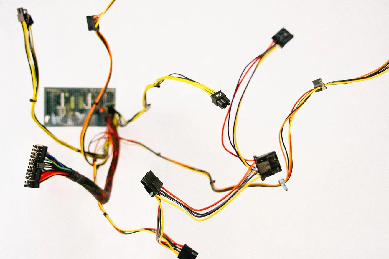 El amperio mide la intensidad de corriente en un circuito eléctrico. Imagen: Pixabay