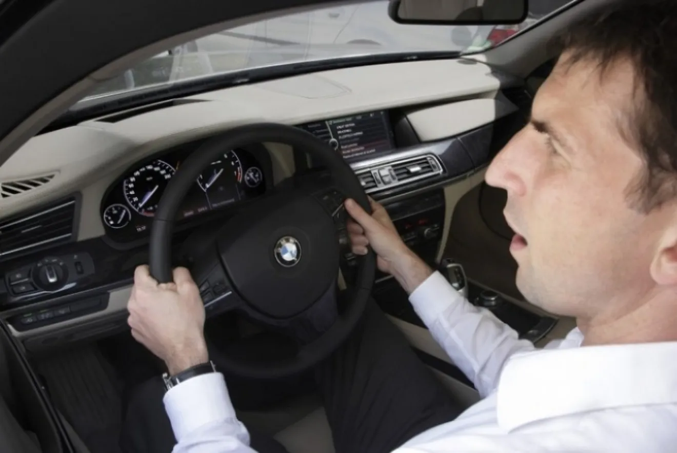 BMW presenta un sistema mejorado de control por voz