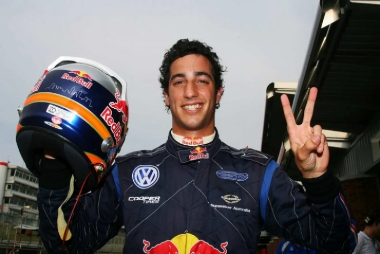Daniel Ricciardo debuta en Silverstone con HRT