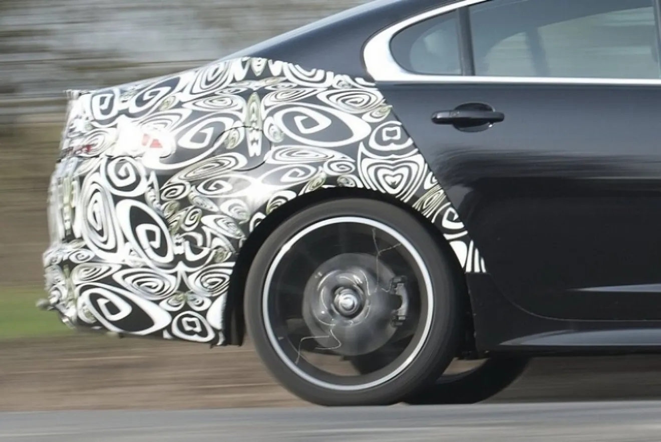 El renovado Jaguar XF estrenará un motor turbodiésel 2.2