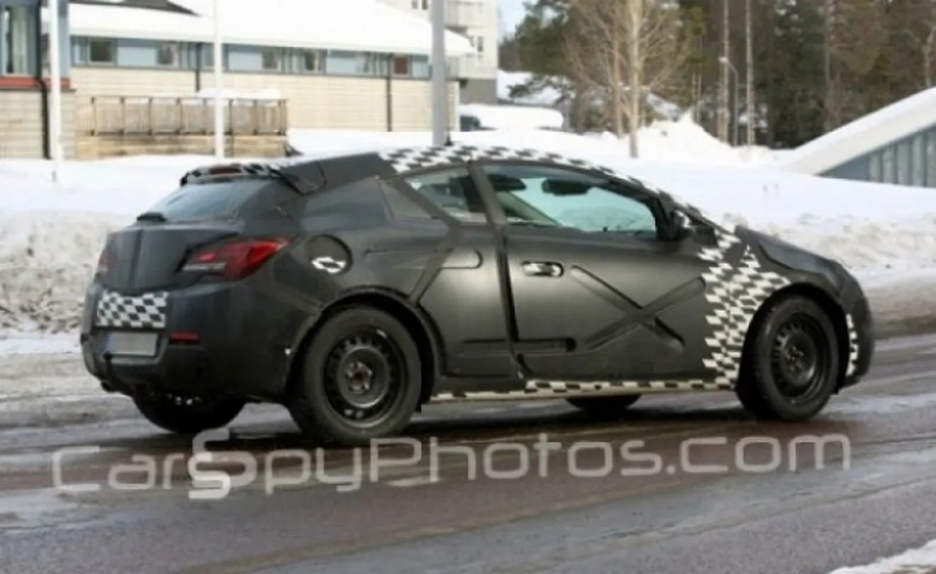 Fotos espía del Opel Astra GTC 2012