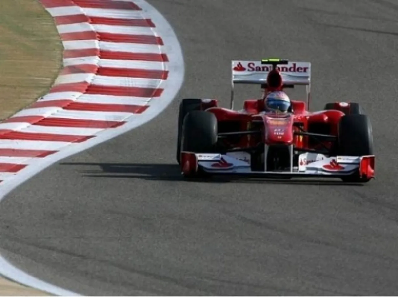 GP Barhein: Libres 3. Alonso el más rápido
