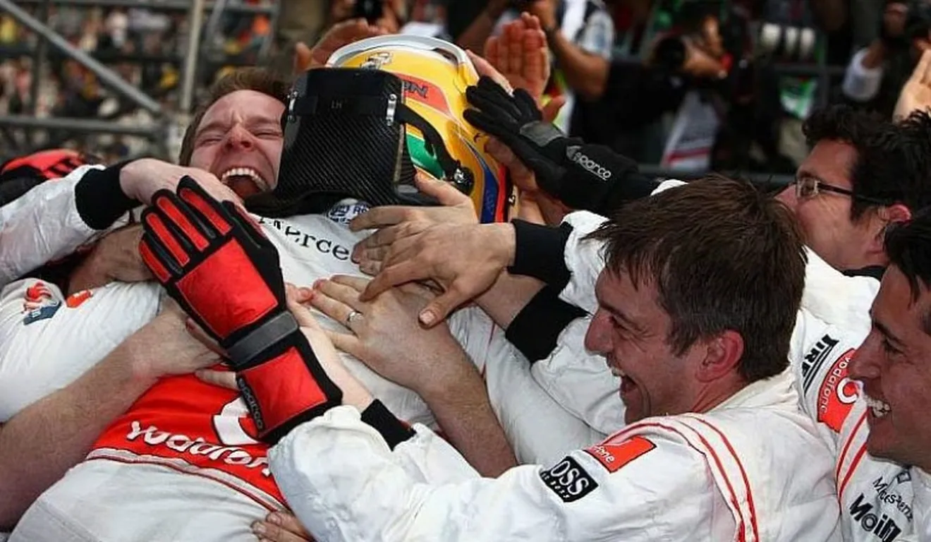 Hamilton: de la frustración de antes de la carrera, a la alegría de la victoria