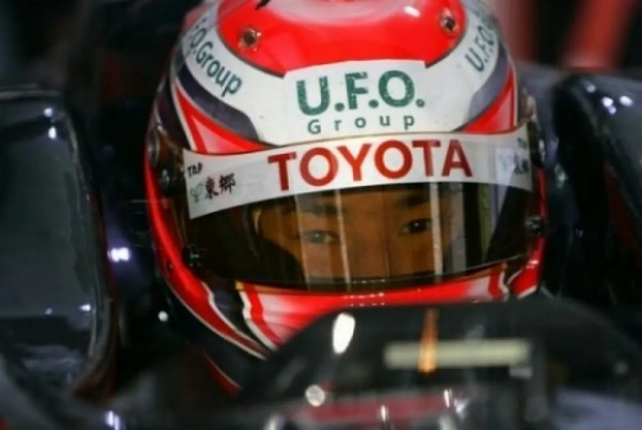 Kobayashi  firma con Sauber