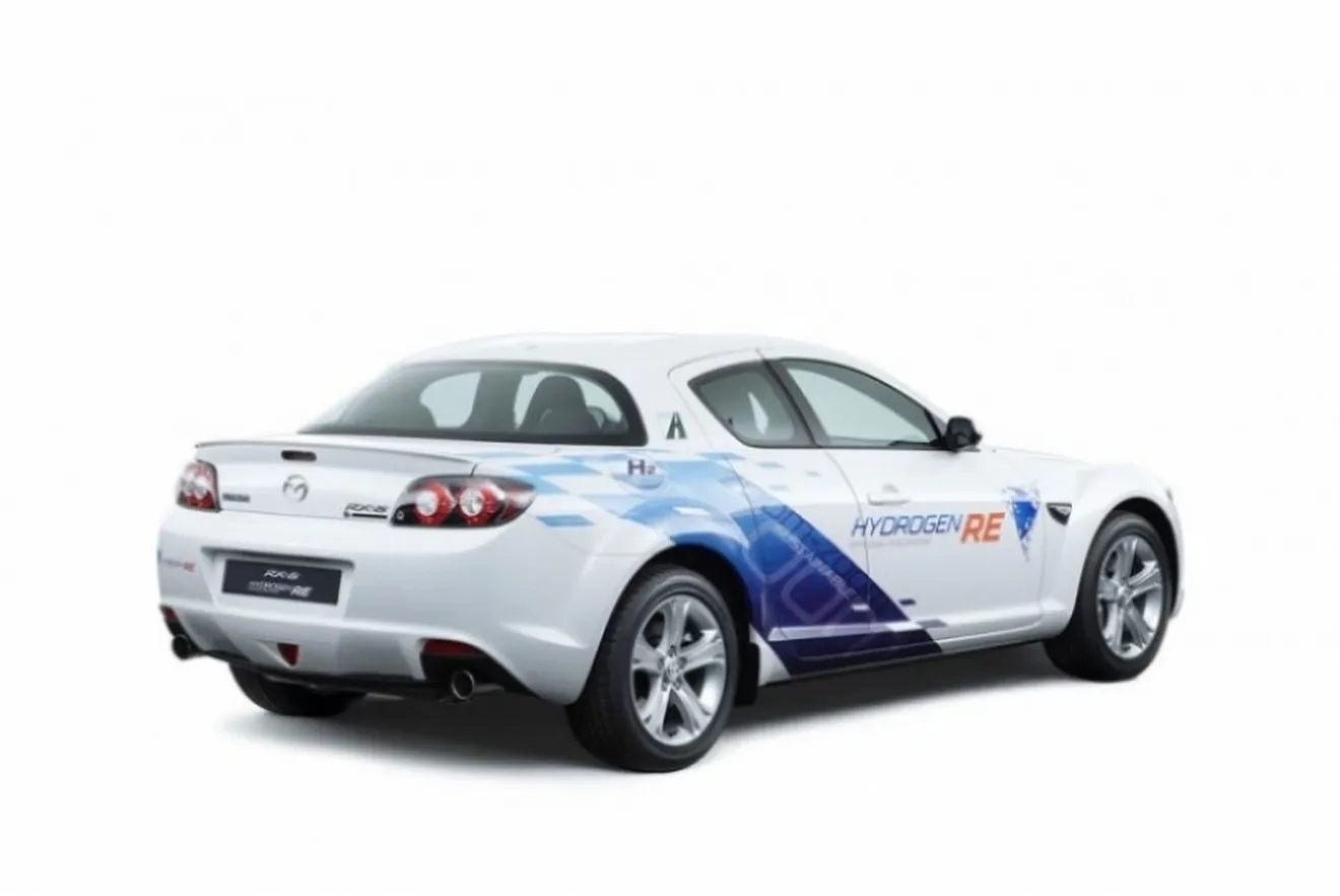 Llenar el depósito con Hidrógeno: El Mazda RX-8 Hydrogen RE en Noruega