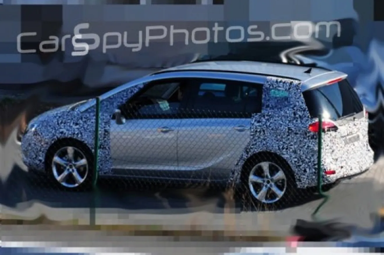 Más fotos espía del Opel Zafira 2012 ligero de camuflaje