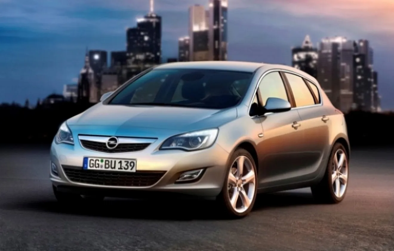 Opel Astra 2010, el pequeño Insignia ya está a la venta