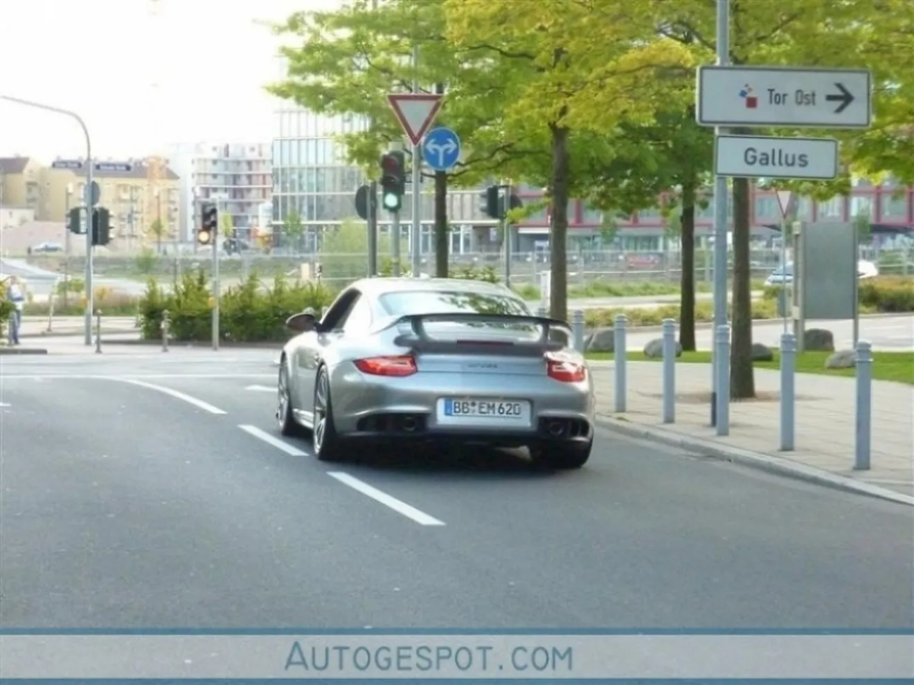 Porsche 911 GT2  RS en las calles de Frankfurt