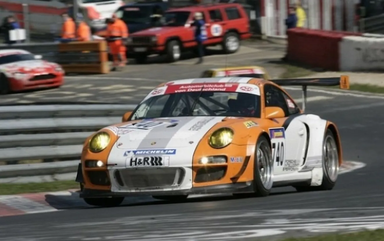 Porsche 911 GT3 R híbrido en acción