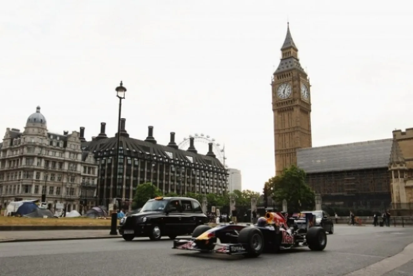 Red Bull ensaya una parada en boxes en las calles de Londres