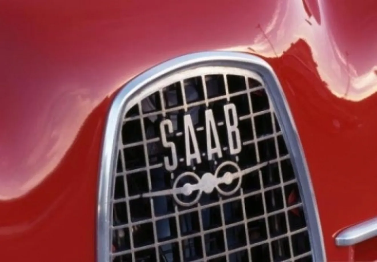 Saab celebra su aniversario por todo lo alto y con miles de fanáticos