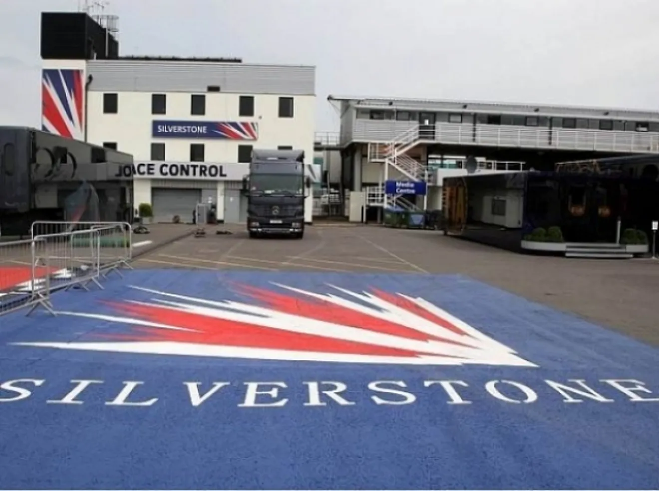 Silverstone firma por 17 años. Ya hay 6.000 entradas vendidas