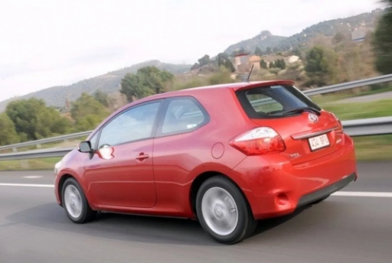 Toyota se une a la moda y deja comercializar la carrocería de tres puertas del Auris