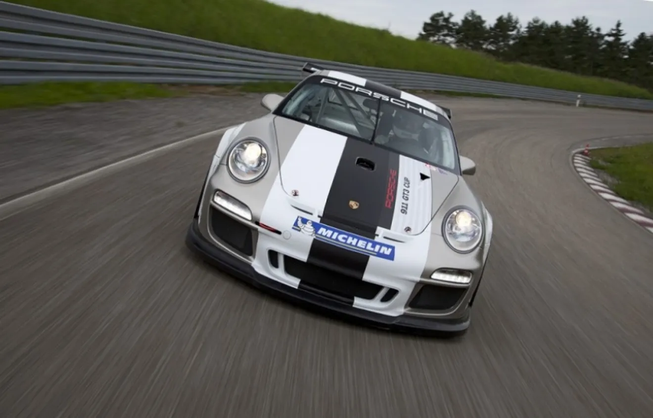 PORSCHE 911 GT3 CUP 2012. Mejoras en el carrera-cliente de acceso de Stuttgart