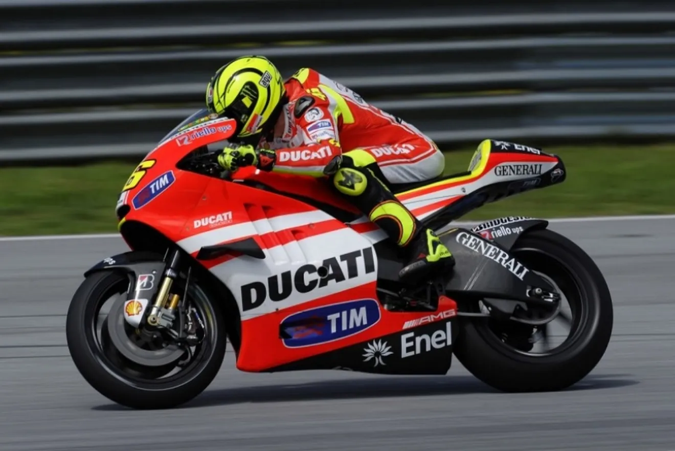 Rossi sorprendido con la Yamaha 1000 cc